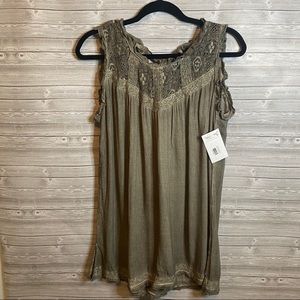 🐝 NWT Olive & Lace Sleeveless Tunic